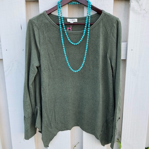 Women’s Olive SUPER Soft Top with Shark Bite Hem. - Picture 2 of 5